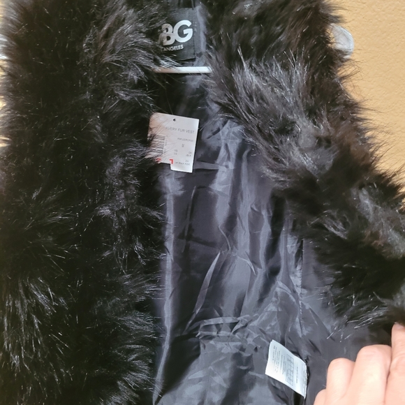 GBG G by Guess faux fur vest - Picture 5 of 6
